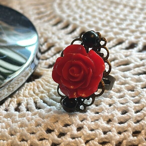 Red Rose Antique Style Ring - Picture 1 of 6